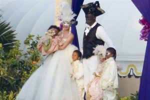 Heidi and Seal renew their vows